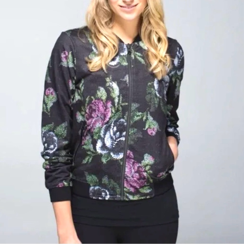Lululemon Party Bomb Reversible Full Zip Jacket Black Floral Rose Garden